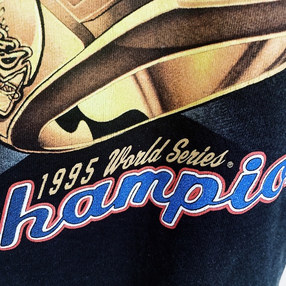 Vintage Atlanta Braves 1995 World Series Champions Sweatshirt - Picture 2 of 6